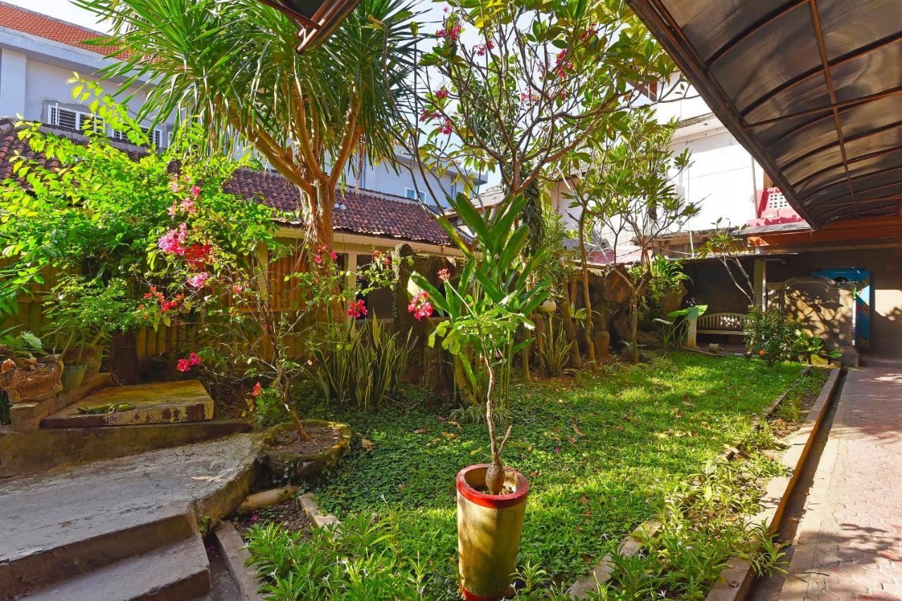 Oyo 3244 Grand Chandra Hotel Denpasar Kültér fotó