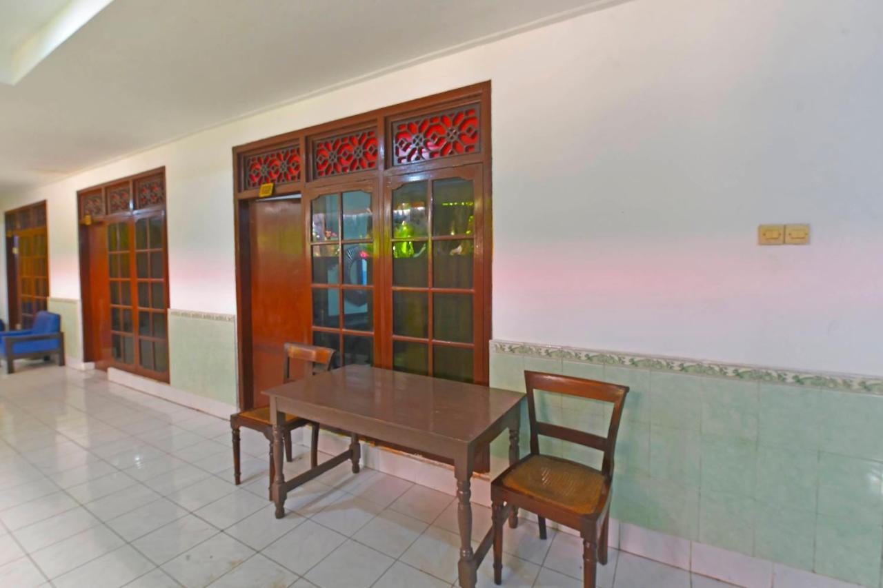 Oyo 3244 Grand Chandra Hotel Denpasar Kültér fotó