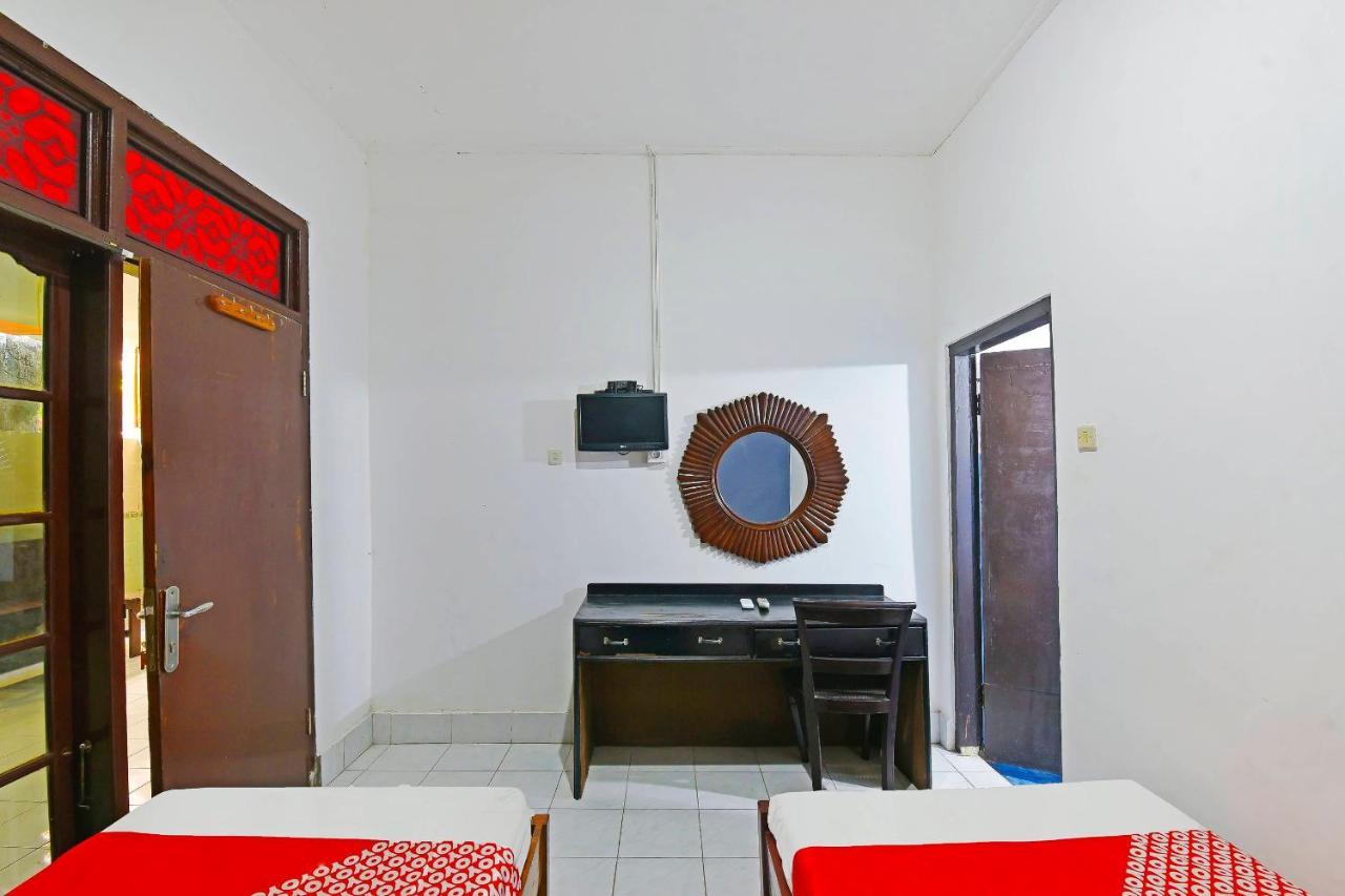 Oyo 3244 Grand Chandra Hotel Denpasar Kültér fotó
