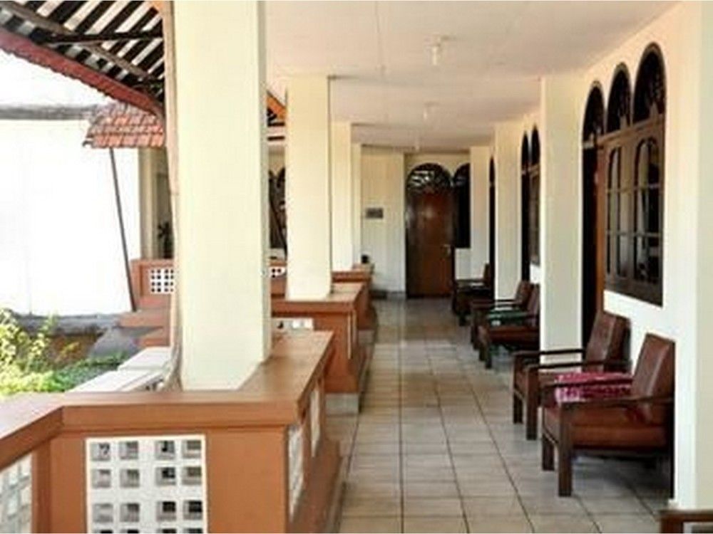 Oyo 3244 Grand Chandra Hotel Denpasar Kültér fotó