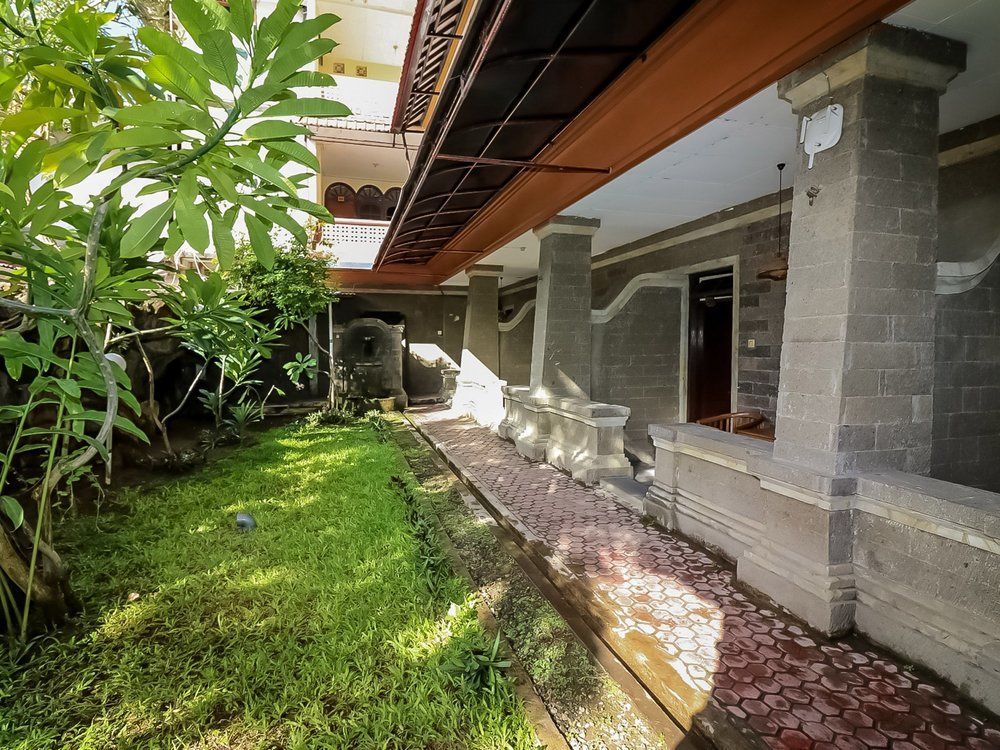 Oyo 3244 Grand Chandra Hotel Denpasar Kültér fotó